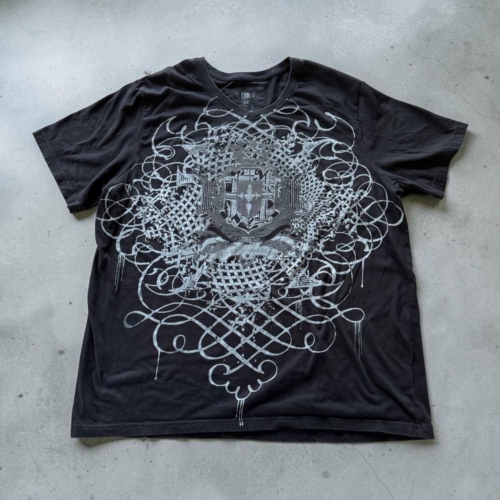 Y2K AOP LL Cool J Mens XL Black Graphic T-Shirt Silver Crest Scrollwork Skater